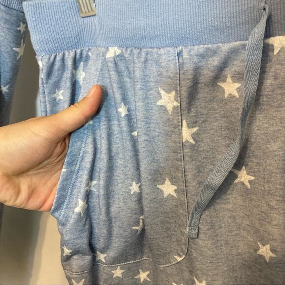 Splendid Blue and White Star Pattern Long Sleeve Pajama Pants Cozy Lounge Set - Picture 8 of 10